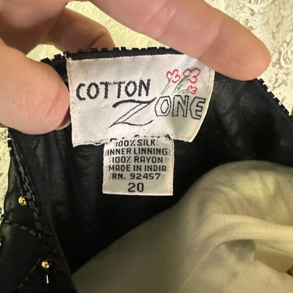 Vintage Black and Gold Beaded Vest Size 20 - Picture 3 of 4